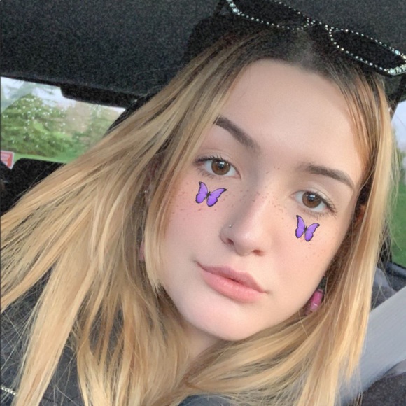 Meet your Posher, Lily - Picture 1 of 1